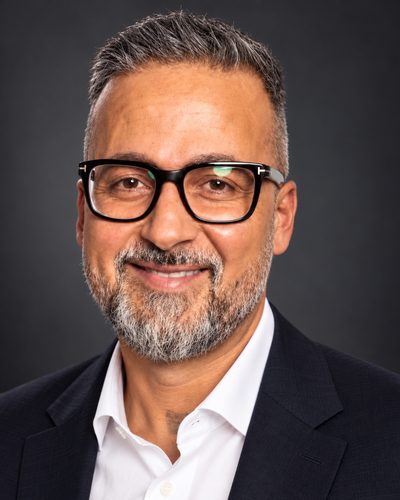 Porträt von Amir Emdadi